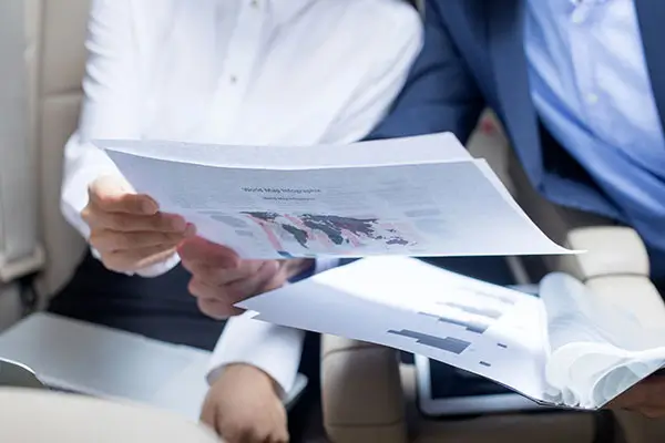 情侣旅游女生定酒店好吗